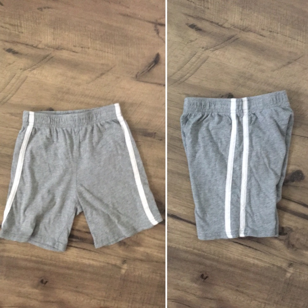 The Childrens Place 4t shorts gray w/white stripes